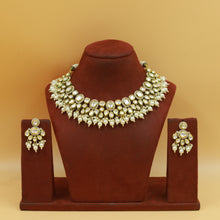 Round Neck Kundan Necklace Set 15621-28