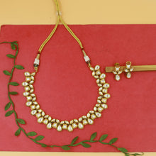 Round Neck Kundan Necklace Set 17505-27