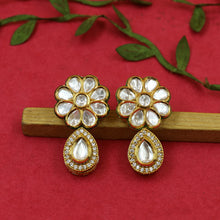 Round Neck Kundan Necklace Set 19043-27