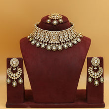 Choker Kundan Necklace Set 12198-28
