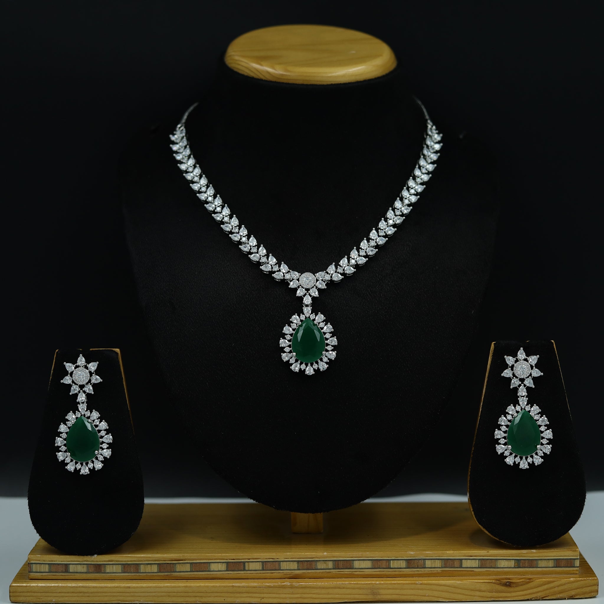 Round Neck Zircon/AD Necklace Set 10808-69