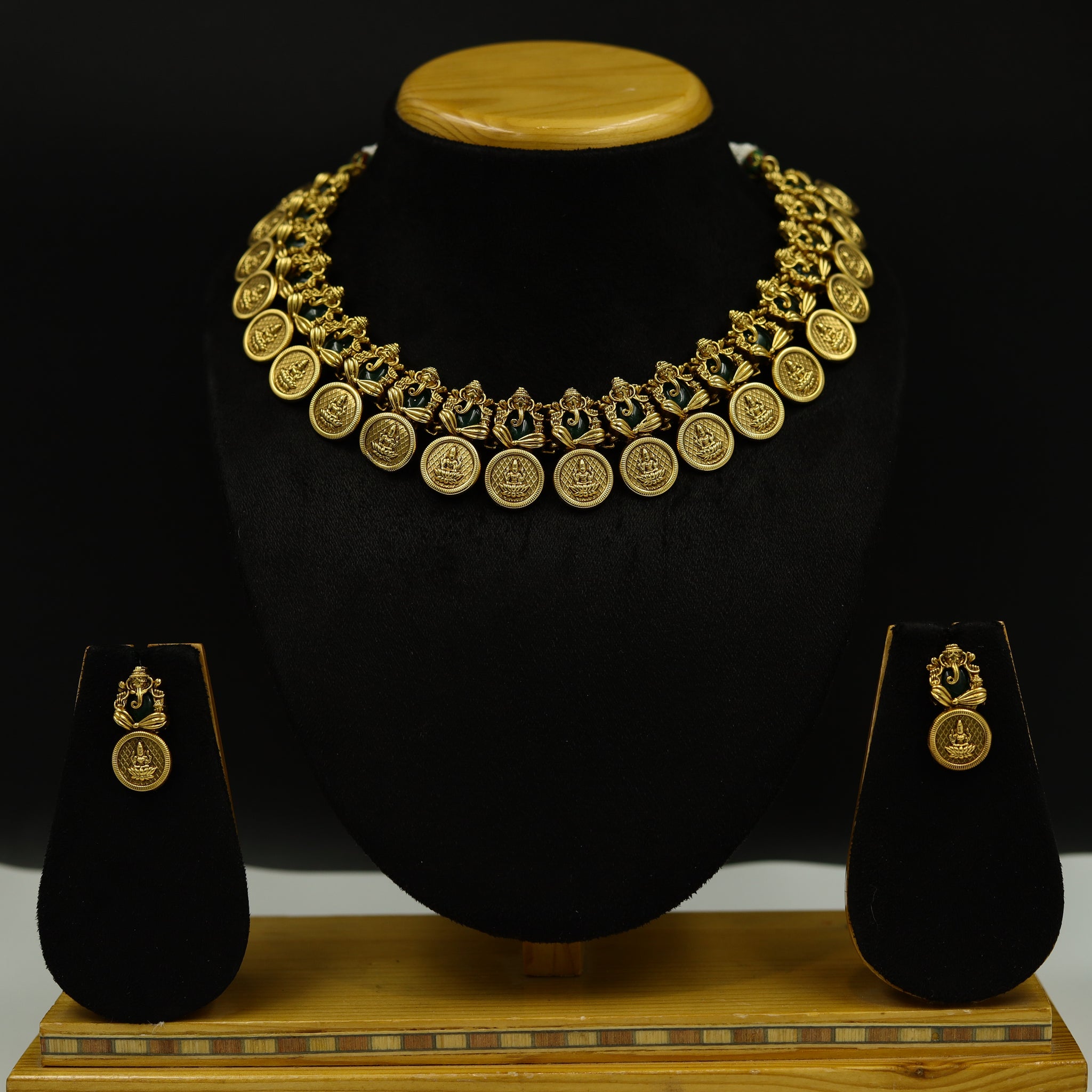 Antique Gold Plated Round Neck Temple Necklace Set 9969-28