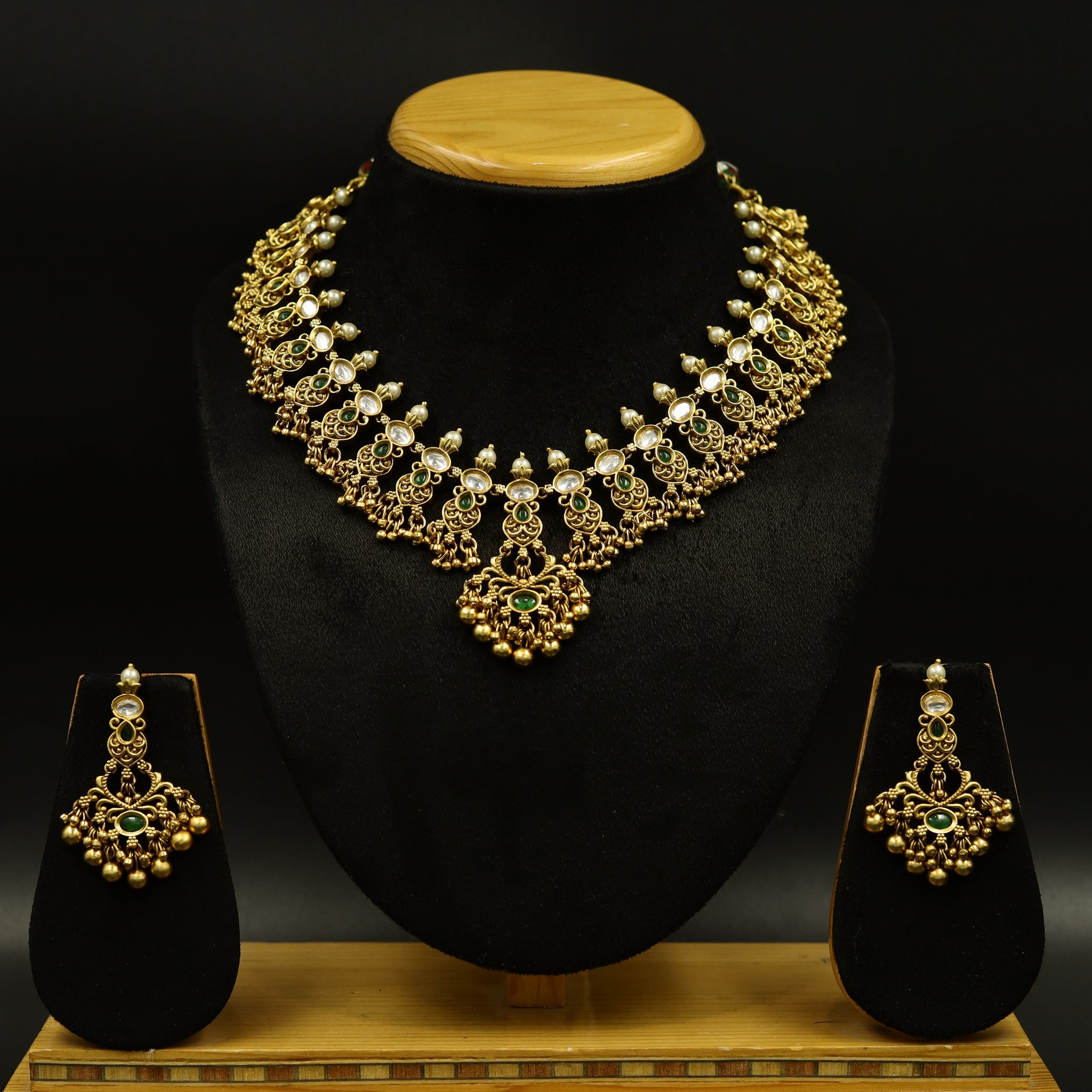 Antique Gold Plated Round Neck Necklace Set 9968-28
