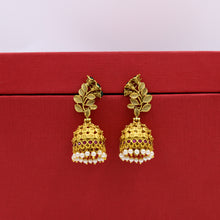 Ruby Green Antique Gold Finish Earring 4457-8522