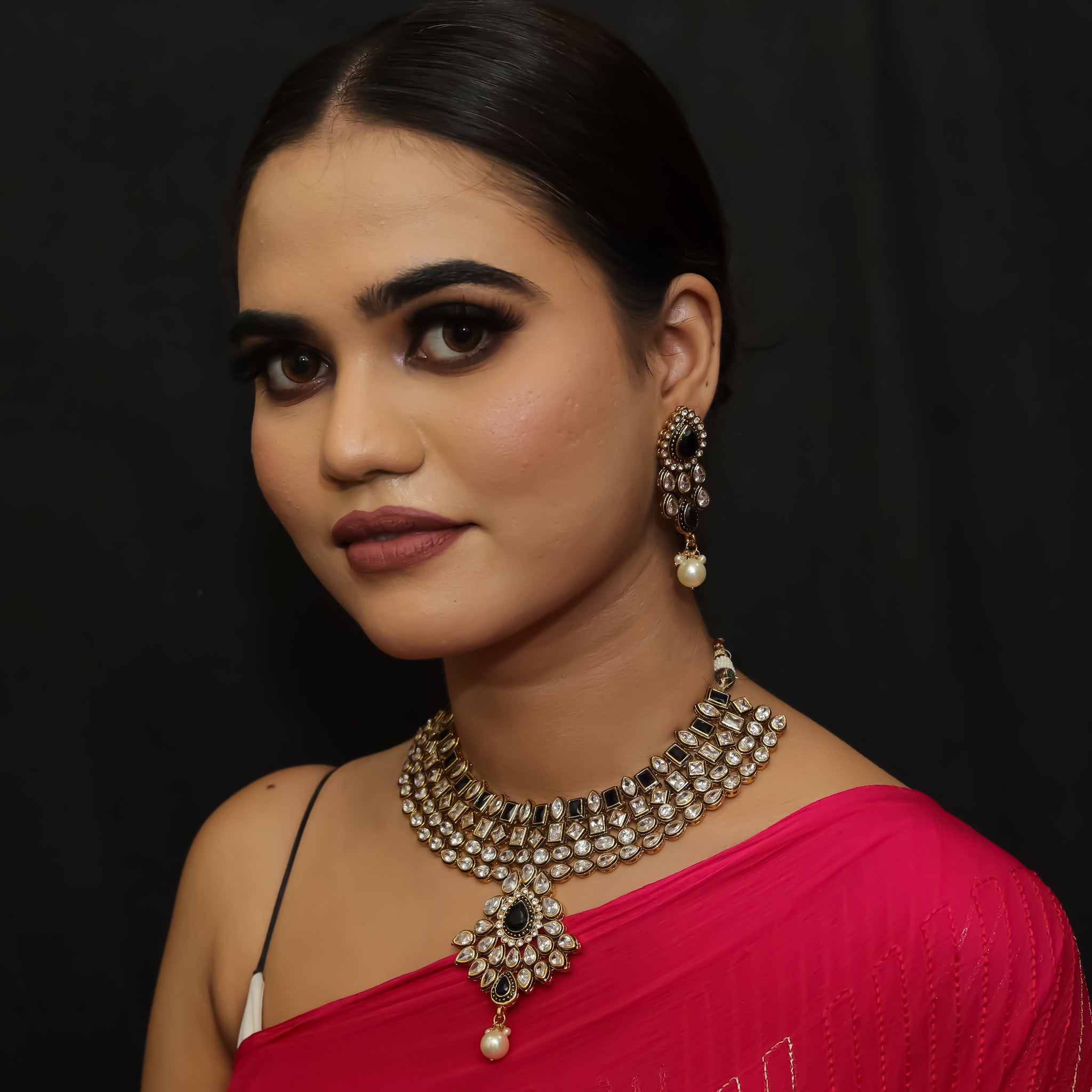 Round Neck Polki Necklace Set 4750-8815