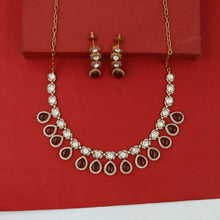 Round Neck Kundan Necklace Set 16961-68