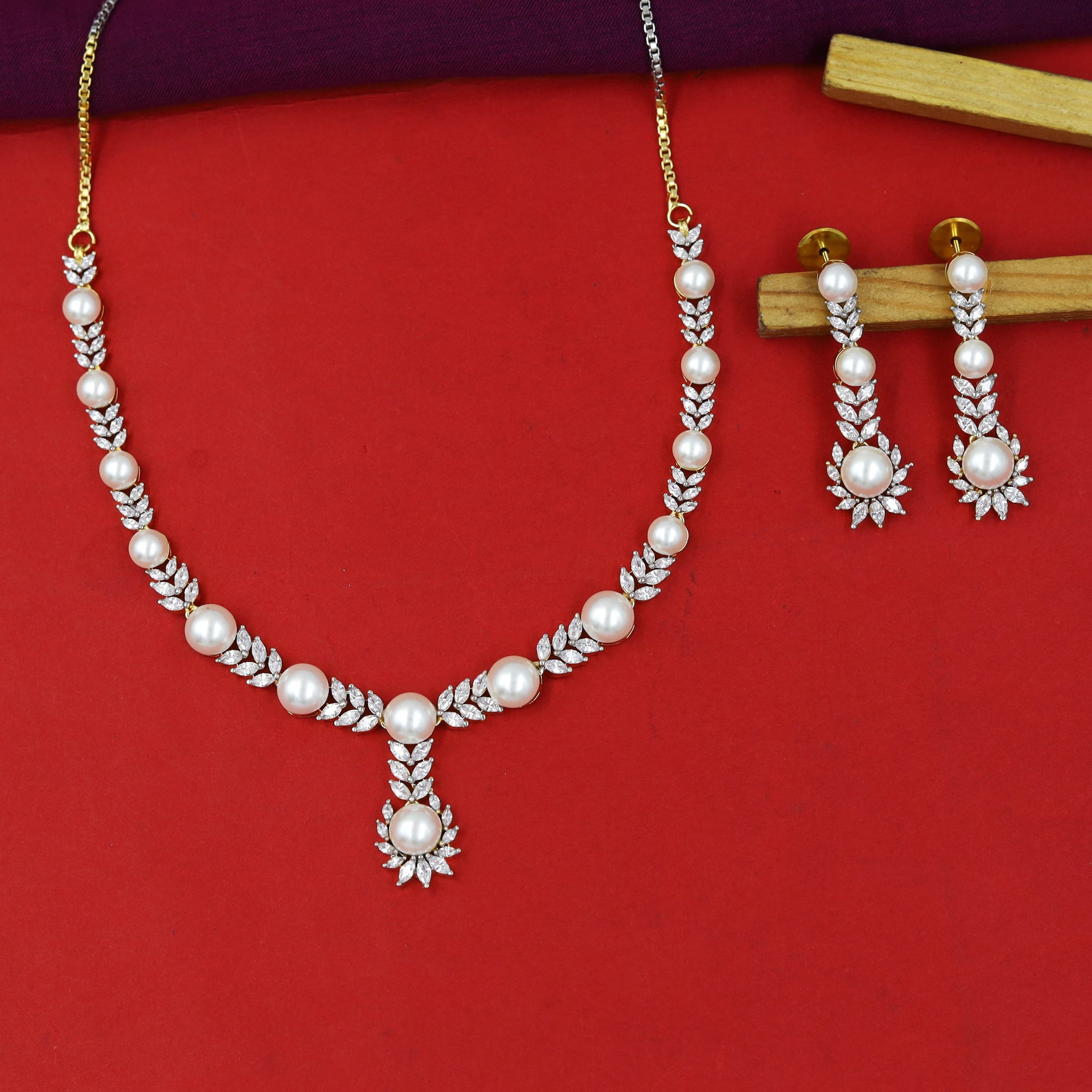 Round Neck Zircon/AD Necklace Set 16952-31