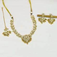 Round Neck Antique Necklace Set 19252-28
