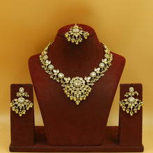 Round Neck Antique Necklace Set 19252-28