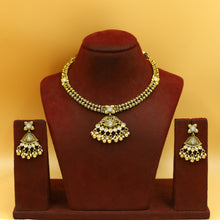Round Neck Antique Necklace Set 19250-28