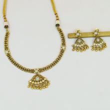 Round Neck Antique Necklace Set 19250-28