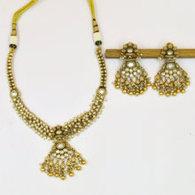 Round Neck Antique Necklace Set 19284-28