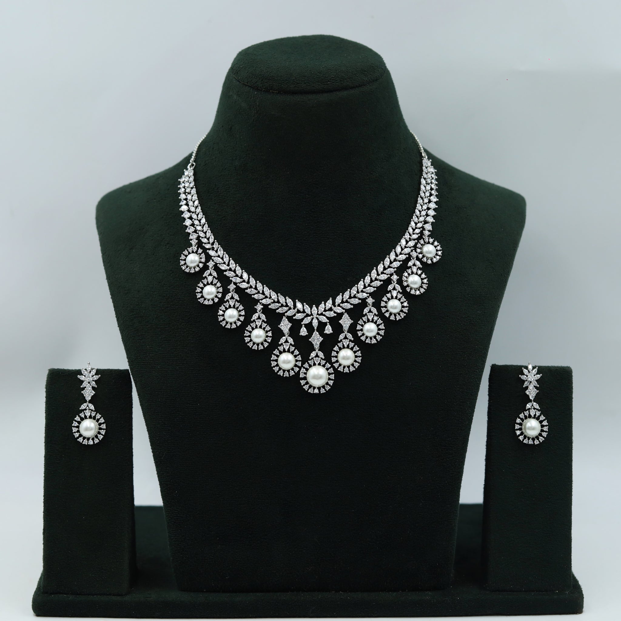 Round Neck Zircon/AD Necklace Set 17393-68