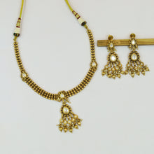 Round Neck Antique Necklace Set 19297-28