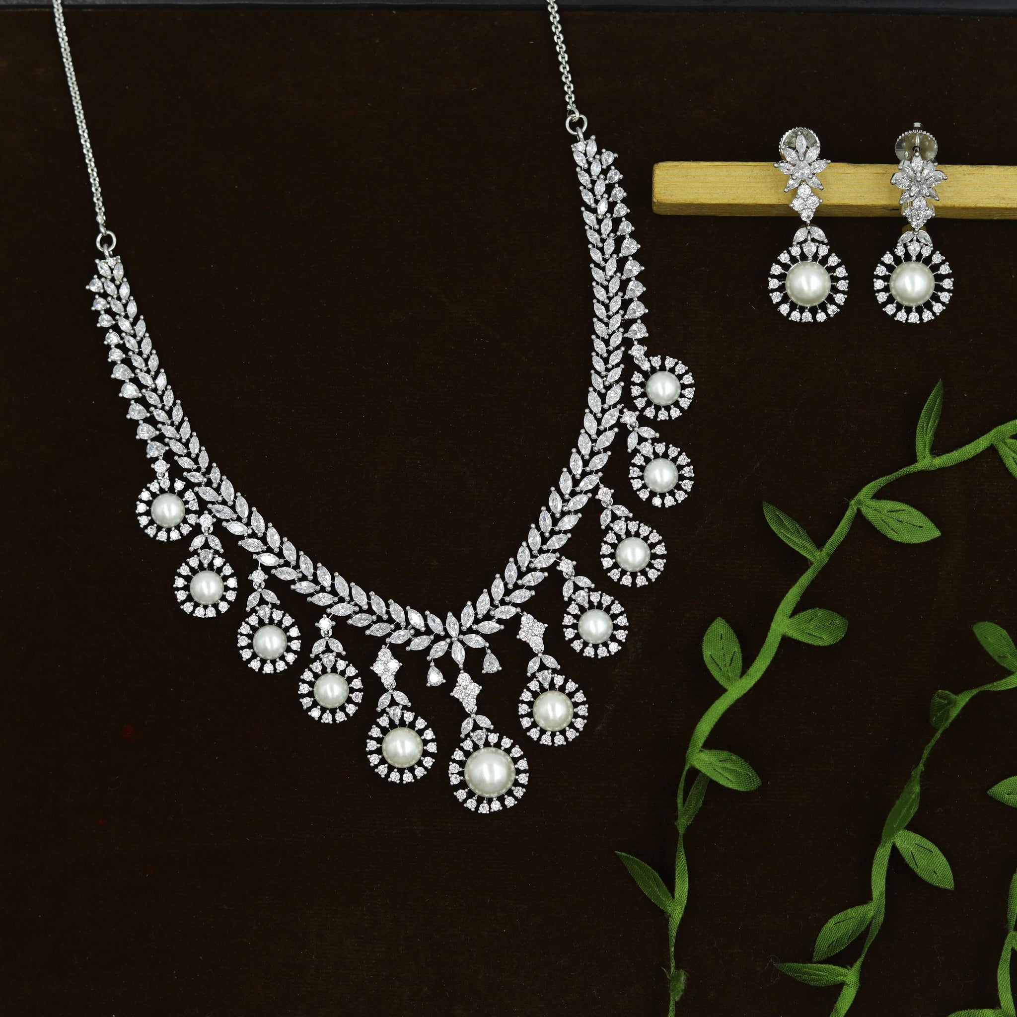 Round Neck Zircon/AD Necklace Set 17393-68