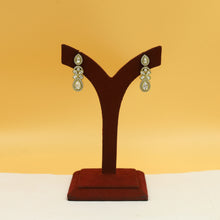 Round Neck Kundan Necklace Set 19272-28