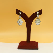 Round Neck Kundan Necklace Set 19268-28