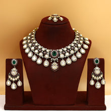 Round Neck Kundan Necklace Set 19910-68