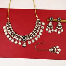 Round Neck Kundan Necklace Set 19910-68