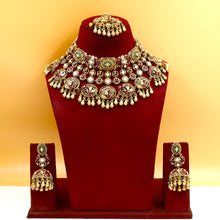 Round Neck Heritage Bridal Antique Necklace Set 19912-68