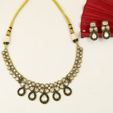 Round Neck Polki Necklace Set 17652-21
