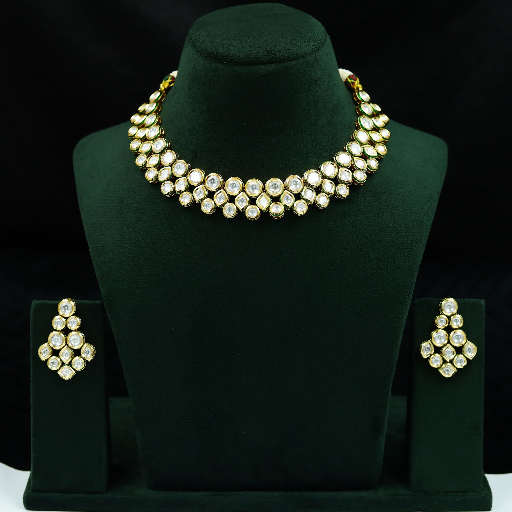 Round Neck Kundan Necklace Set 12799-68