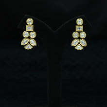 Round Neck Kundan Necklace Set 12796-68