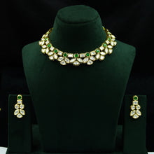 Round Neck Kundan Necklace Set 12796-68