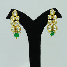 Round Neck Kundan Necklace Set 12927-31