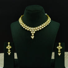 Round Neck Kundan Necklace Set 12922-31
