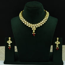 Round Neck Kundan Necklace Set 12922-31