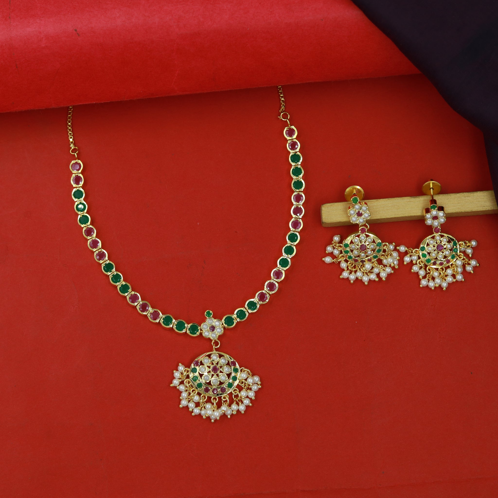 Round Neck Jadau Necklace Set 16998-48
