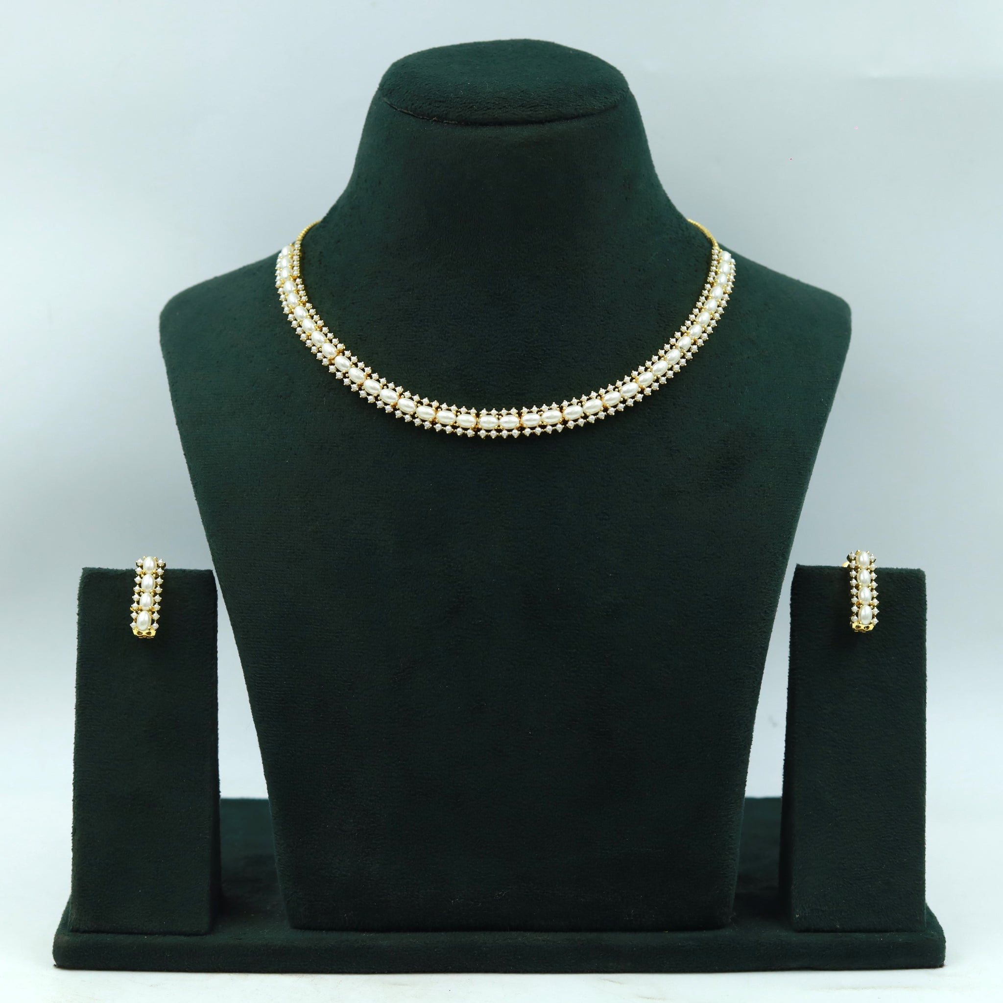 Round Neck Jadau Necklace Set 17001-48