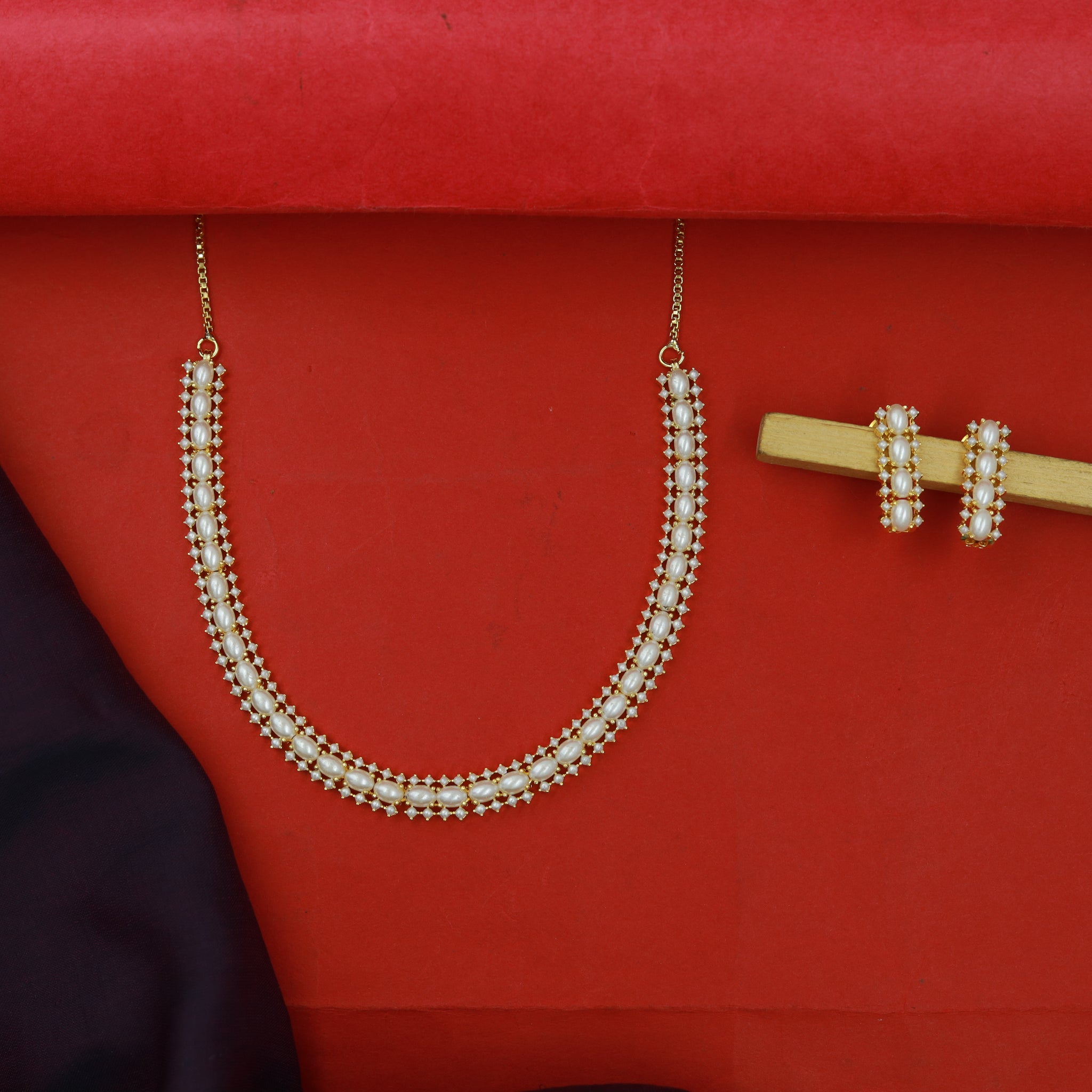 Round Neck Jadau Necklace Set 17001-48