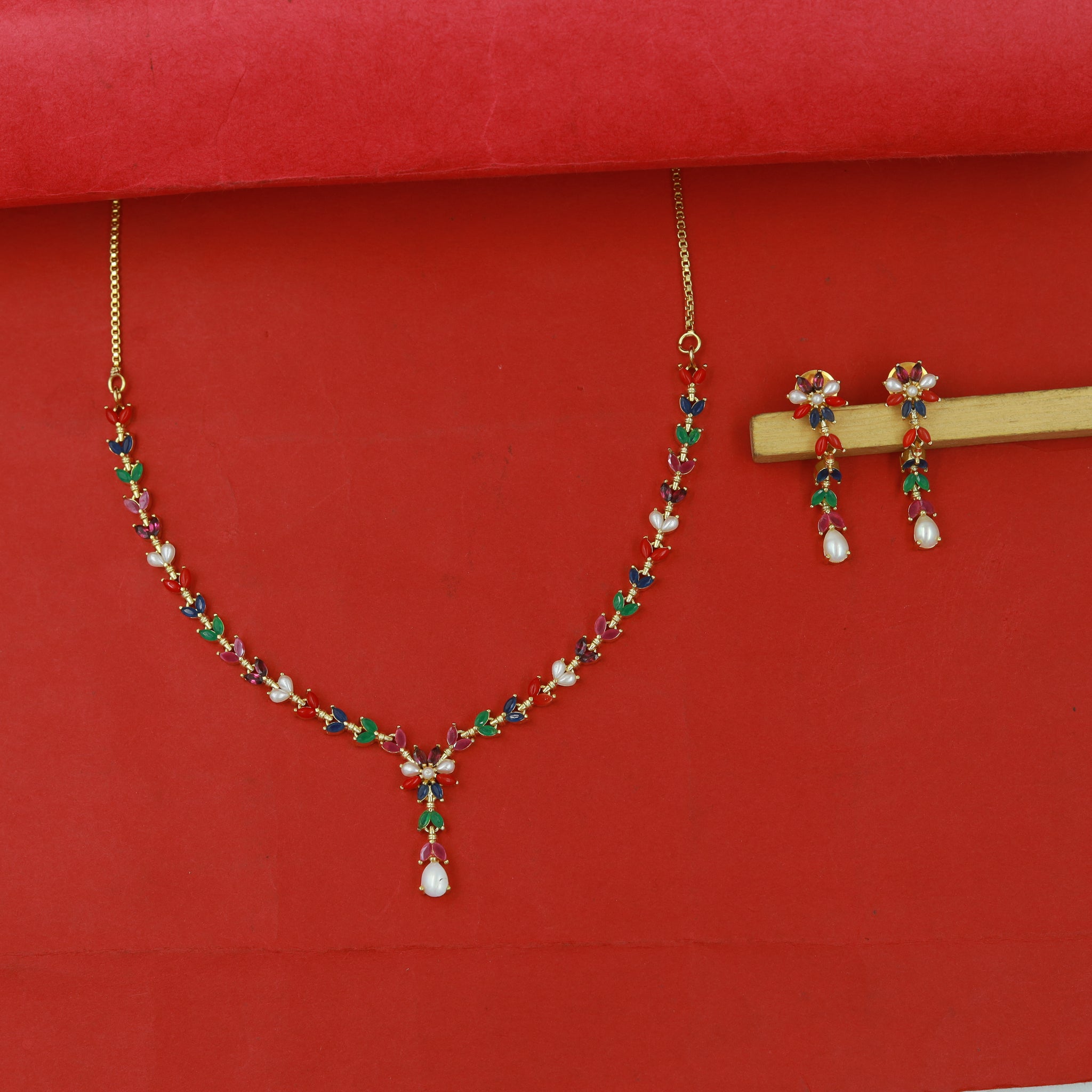 Round Neck Jadau Necklace Set 16995-48