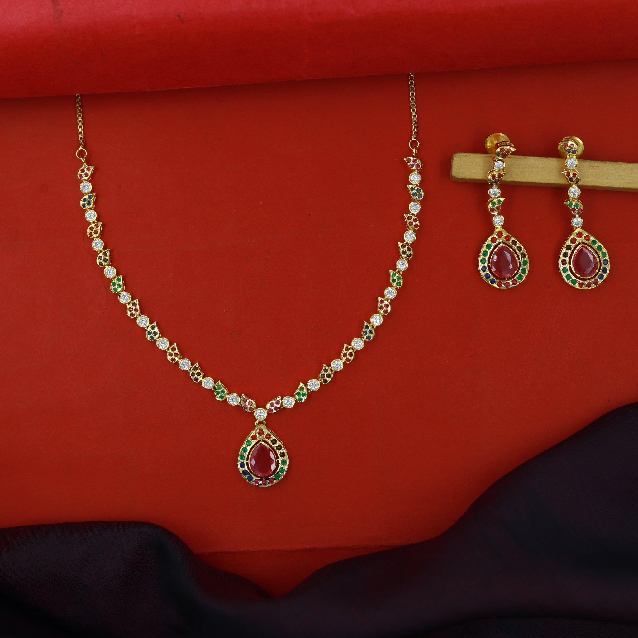 Round Neck Jadau Necklace Set 16996-48