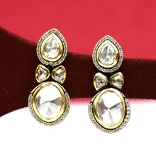 Stylish Kundan Earring 19667-1