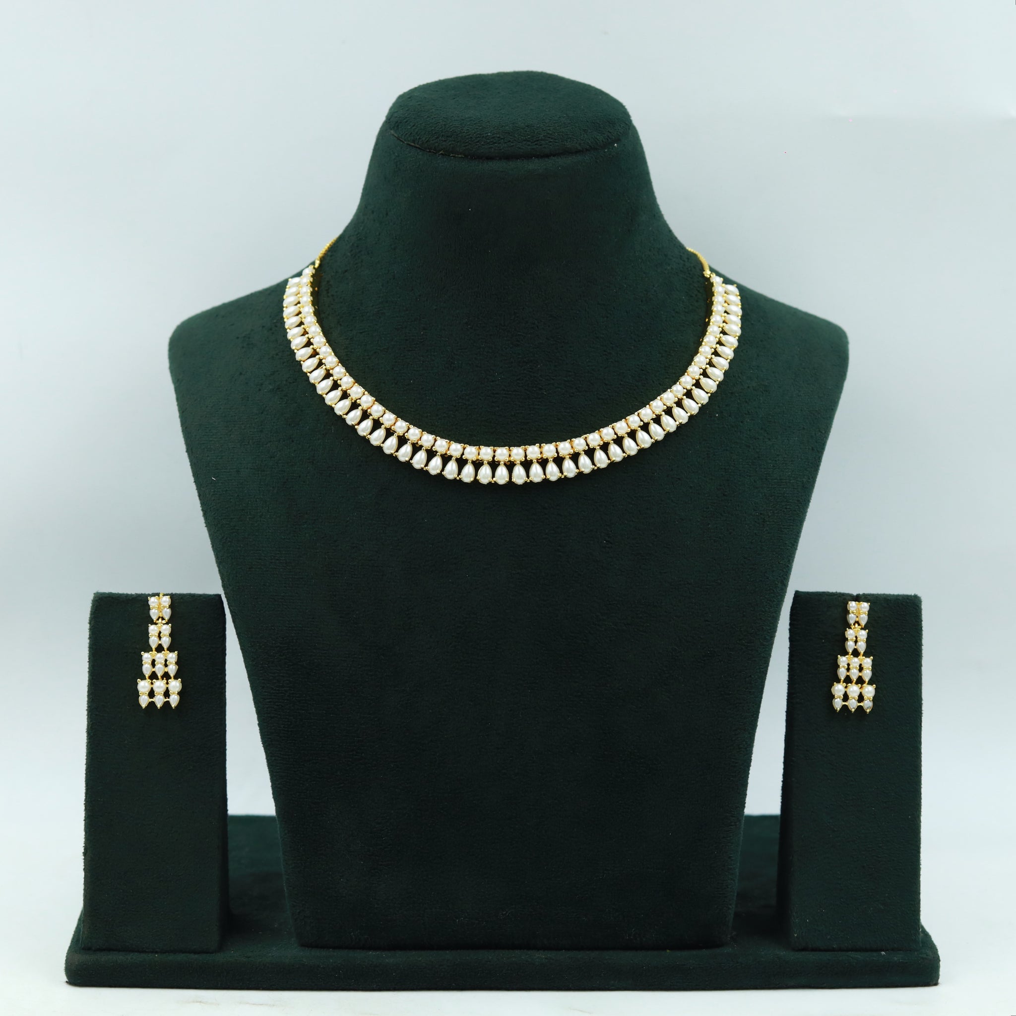 Round Neck Jadau Necklace Set 17007-48