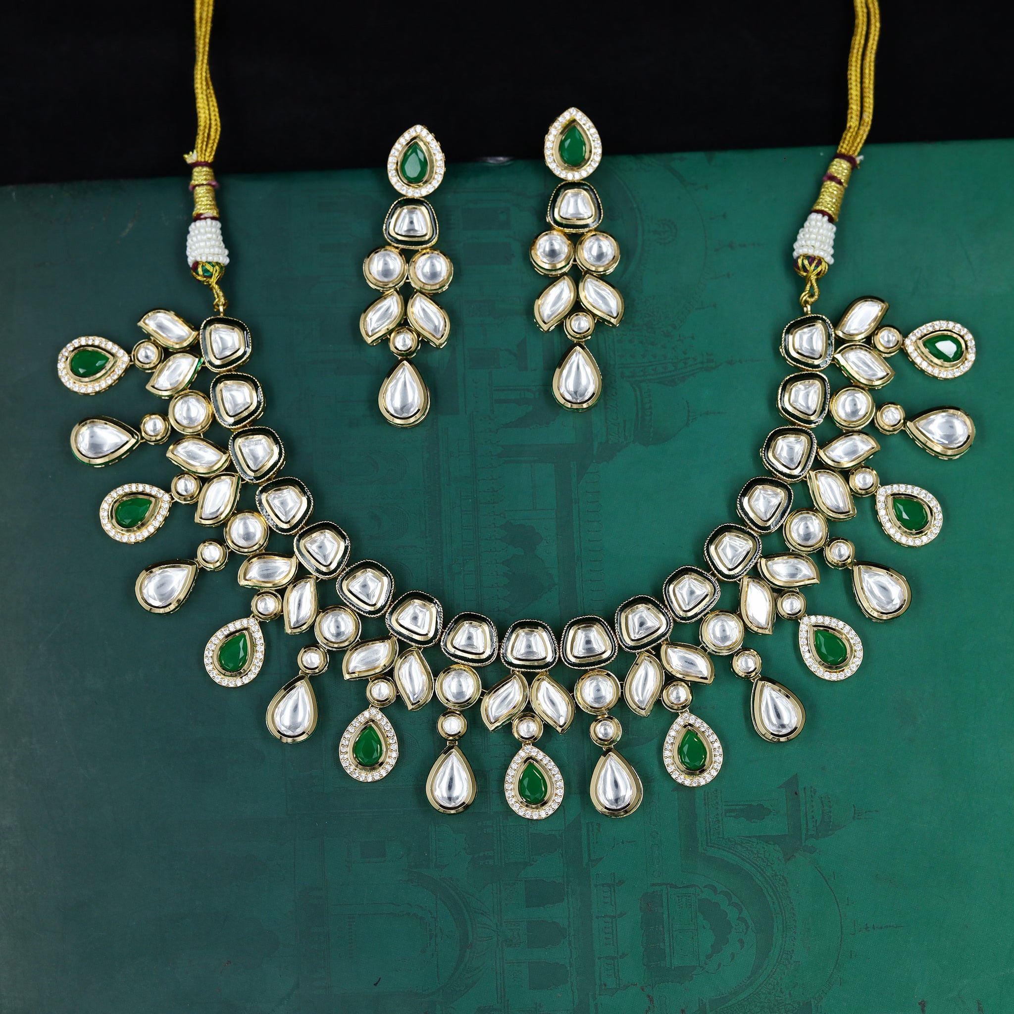 Round Neck Kundan Necklace Set 11505-34