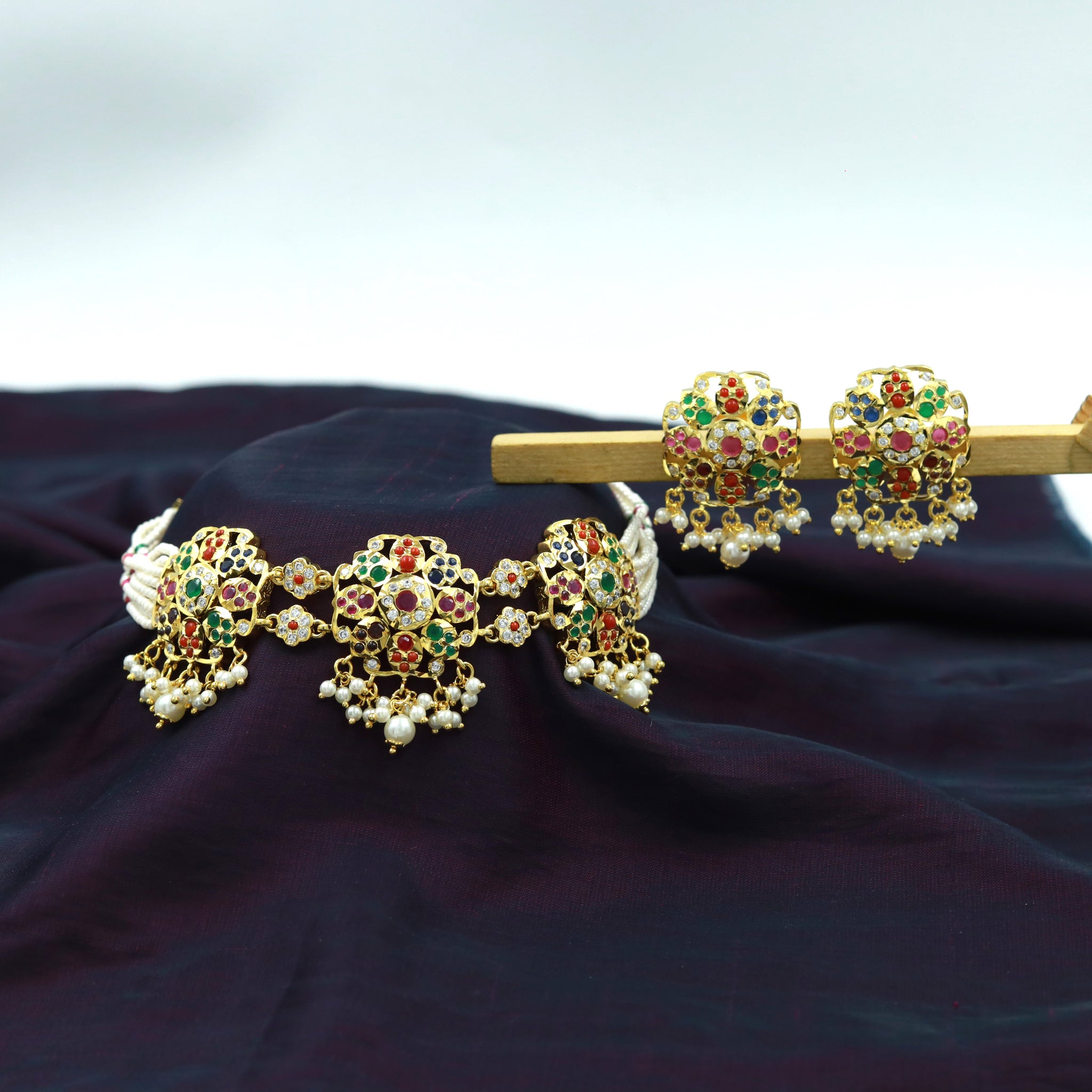 Choker Jadau Necklace Set 17017-48