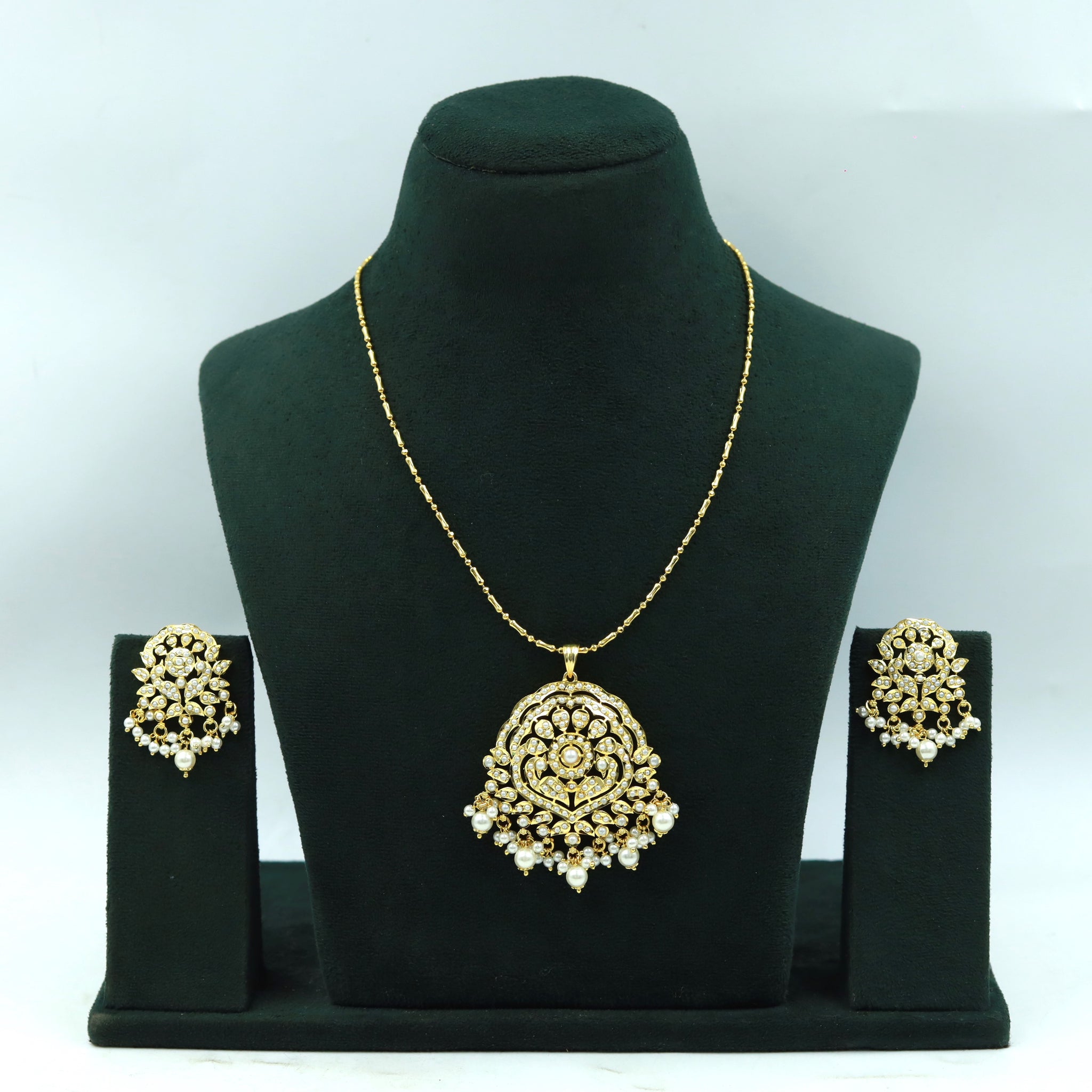 Traditional Jadau Pendant Set 17005-48
