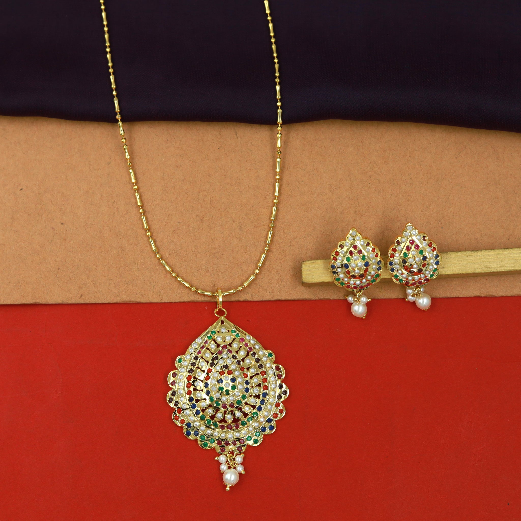 Traditional Jadau Pendant Set 17000-48