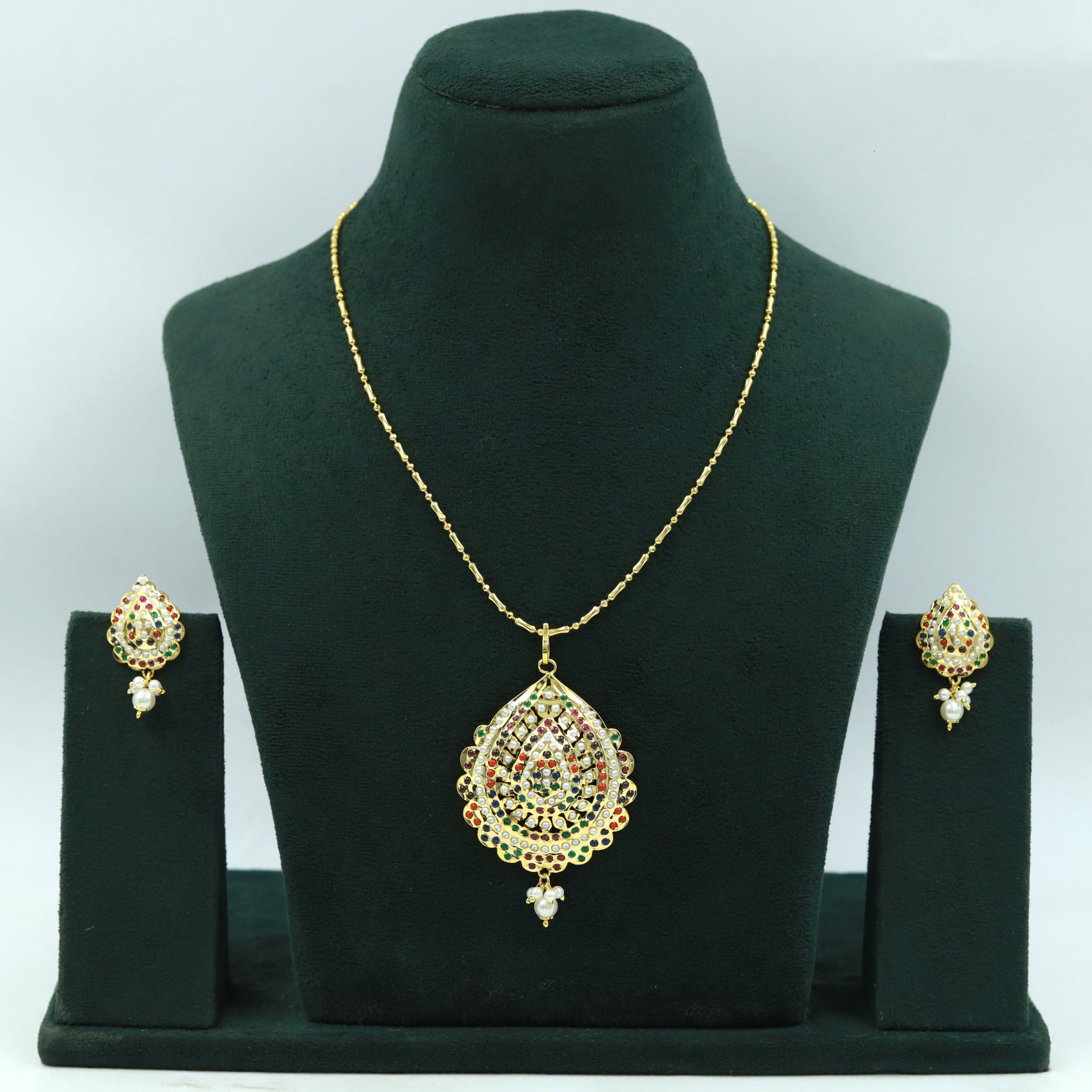 Traditional Jadau Pendant Set 17000-48