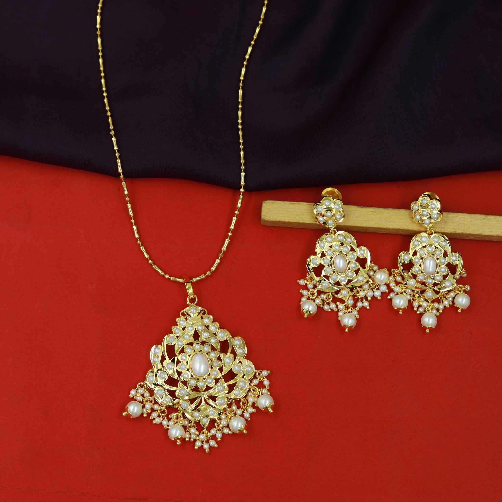 Traditional Jadau Pendant Set 17012-48