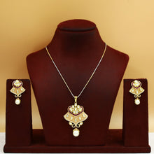 Pink Meenakari Kundan Pendant Set