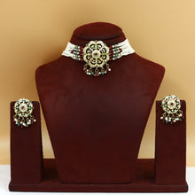 Choker Jadau Necklace Set 19928-65
