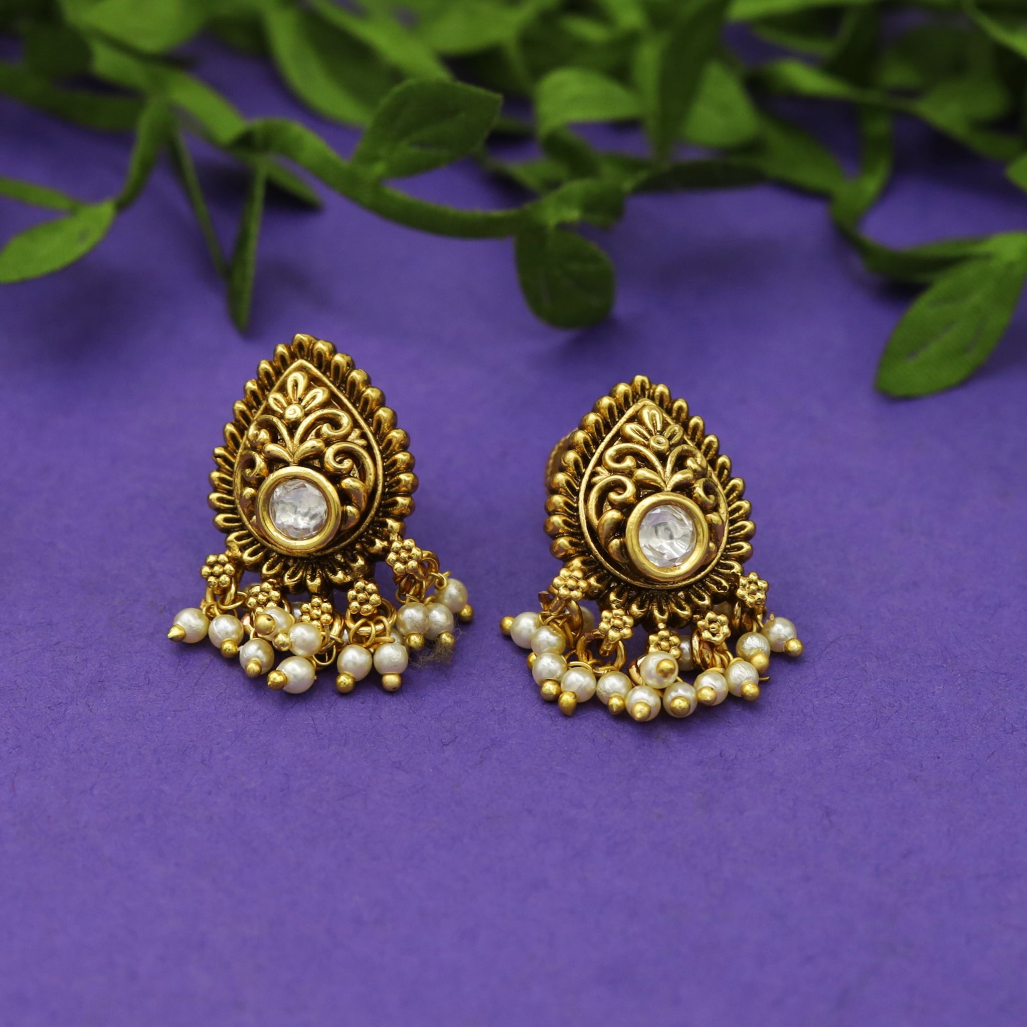 Light Kundan Earring 16783-28