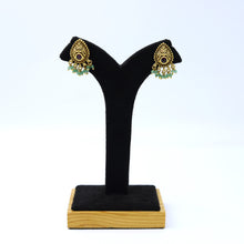 Light Kundan Earring 16783-28