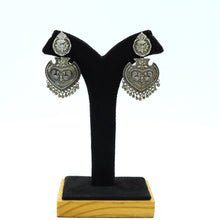 White Oxidized Earring 1065-5130