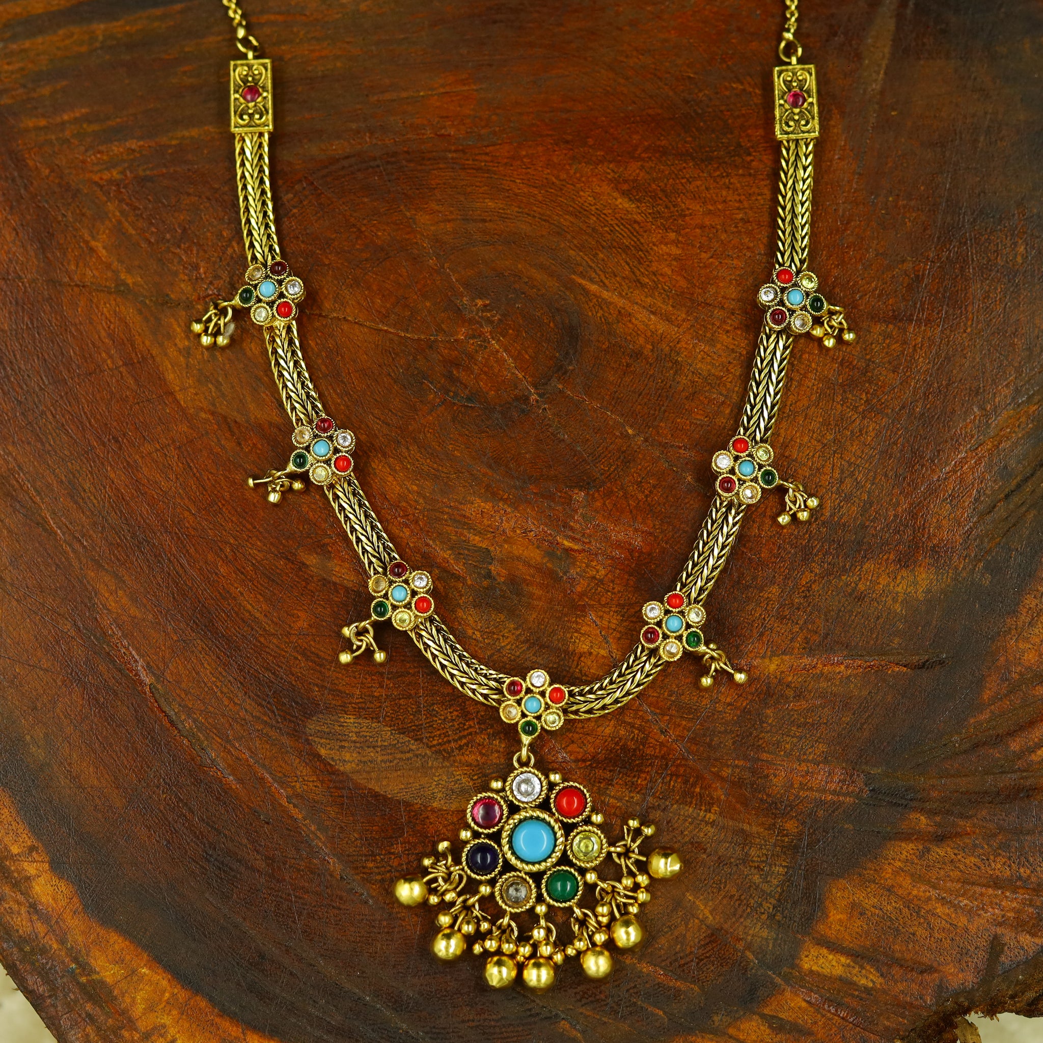 Round Neck Antique Necklace Set 12092-28